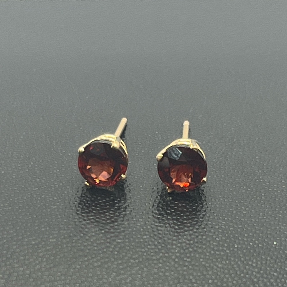 14k yellow gold red stone solitaire stud earrings 4 prong - Picture 15 of 16